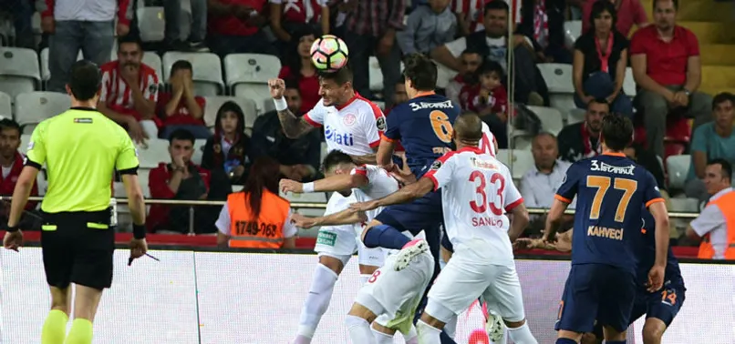 Başakşehir, Antalyaspor'u deplasmanda mağlup etti