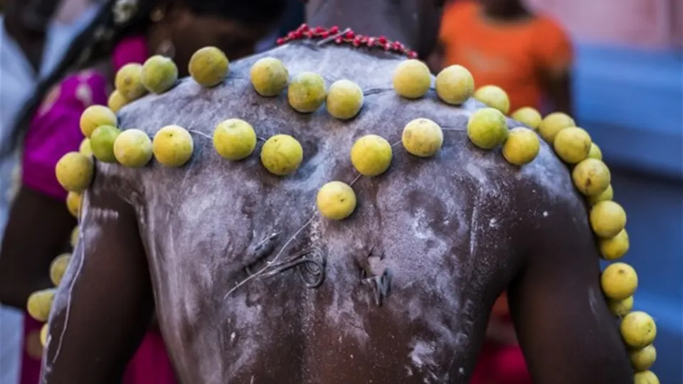 Hindistan'daki festival korkuttu