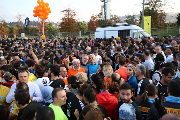 istanbul-maratonu-saatleri-45-istanbul-maratonu-ne-zaman-bitecek-5-kasim-2023-yuzyilin-kosusu-guzergahi-nedir-1699165693907.jpg