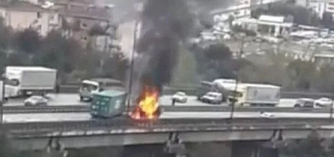 Kocaeli TEM otoyolu kaza ardından çıkan yangın sebebiyle trafiğe kapandı