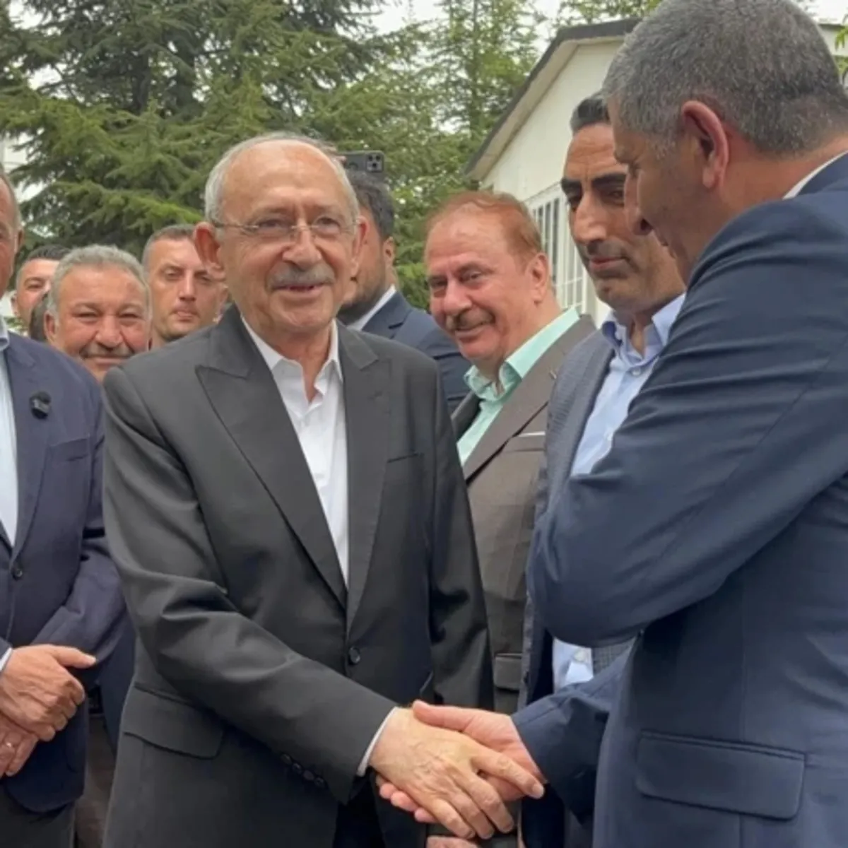 Kılıçdaroğlu, Gürsel Tekin ve ekibiyle bayramlaştı: “İmamoğlu CHP’li değil” diyen isim de oradaydı