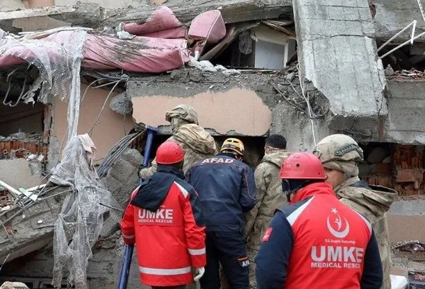 Depremin 10. gününde umutlu bekleyiş sürüyor!