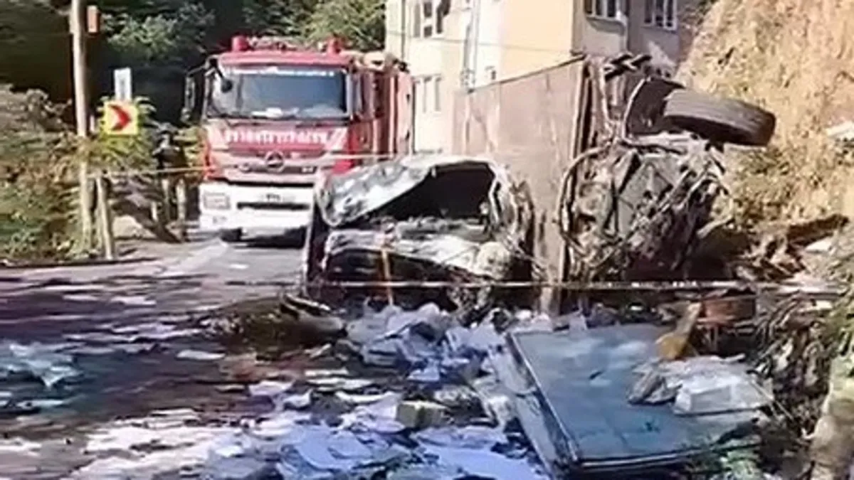 Sarıyer'de şarampole devrilen kamyonetteki 2 kişi yaralandı