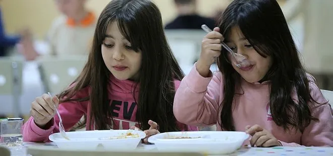 Milli Eğitim Bakanı Mahmut Özer’den ücretsiz yemek açıklaması: Faydalanan öğrenci sayısını 5 milyonun üzerine çıkartacağız