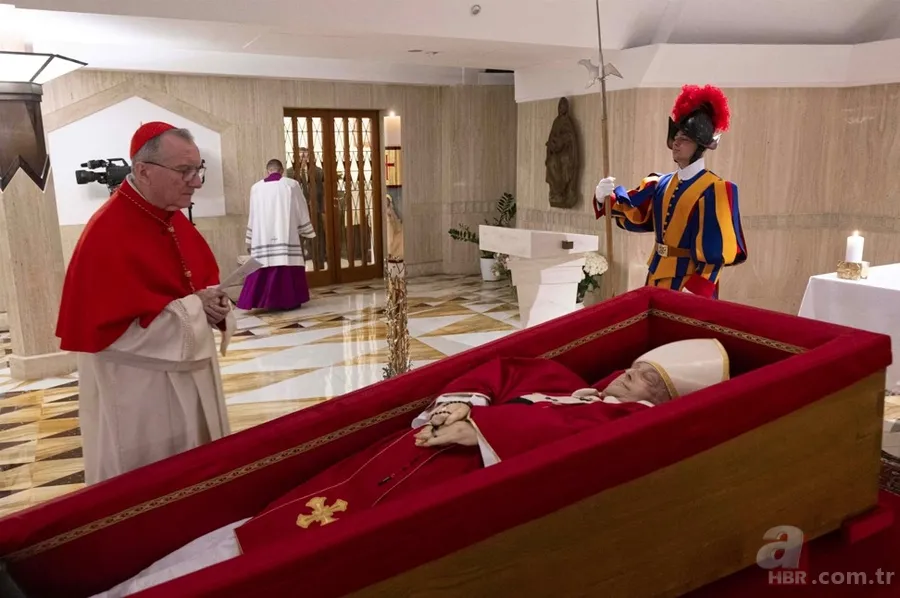 Francis'in tahtına kim oturacak? Gizli kapılar ardında papalık savaşları! İşte Vatikan'ın dünya siyasetinde bilinmeyen etkisi 10