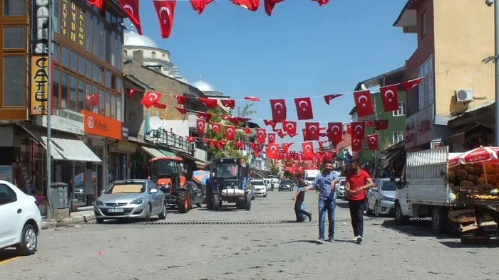 Cumhurbaşkanı Erdoğan için ilçe bayraklarla süslendi - 2