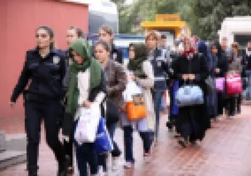 FETÖ ablası pencereden kaçarken yakalandı!