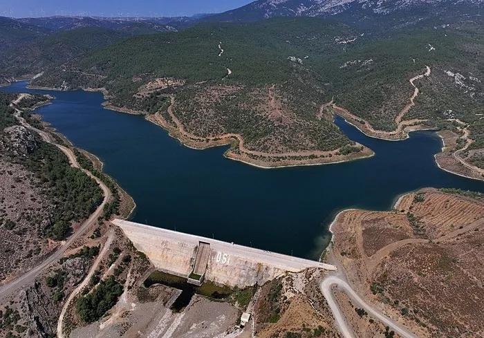 devlet-barajlari-acti-izmir-cesme-suya-kavustu-1756358340039.jpeg Devlet barajları açtı İzmir Çeşme suya kavuştu!