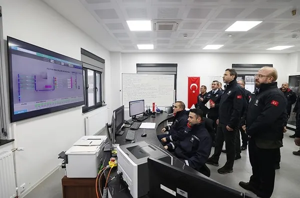 bakan-bayraktar-sakarya-gaz-sahasi-kara-tesisi-kontrol-merkezinde-incelemede-bulundu-1706467977185.jpeg Bakan Bayraktar duyurdu! Hedef 40 milyon metreküp - 2