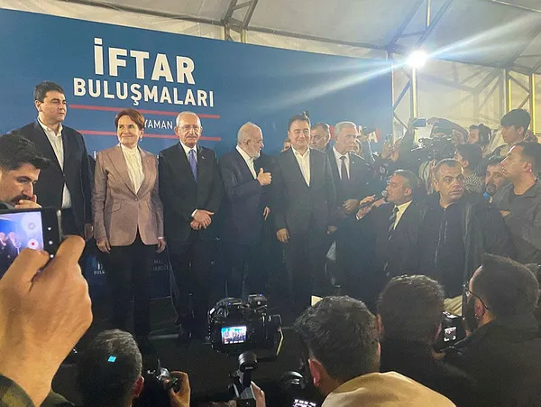 kemal-kilicdarogluna-saati-12-bin-dolarlik-ucak-1681330013242.jpg 7'li koalisyonun Cumhurbaşkanı Adayı Kemal Kılıçdaroğlu'na saati 12 bin dolarlık uçak! - 1
