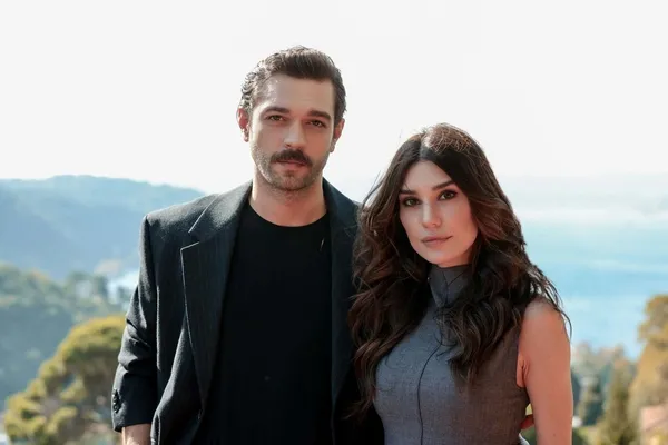 ‘Yıldızlar Bana Uzak’ Yakında atv’de!