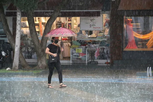Ankara Valiliği ve Meteoroloji'den sel uyarısı! O illere gök gürültülü sağanak gelecek | İşte 5 günlük hava durumu - 6
