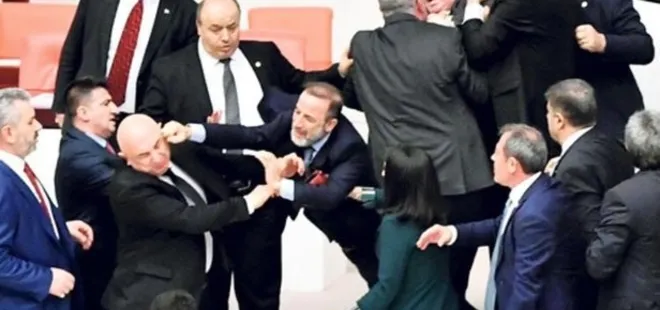 CHP’li Engin Özkoç, Başkan Eroğan’a hakaret edip Meclis’i karıştırmıştı! İşte Meclis’te Engin Özkoç’un yumruk yediği o an