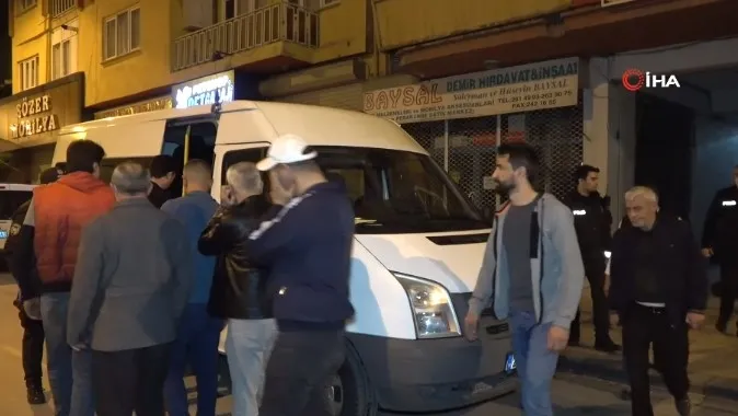 Denizli’de kuaförde toplanıp kumar oynayanlar polise yakalandı - 1