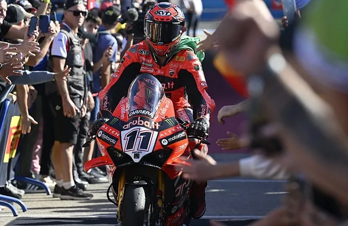 Nicolo Bulega’dan Toprak Razgatlıoğlu’na skandal hareket: Bilerek kaza yaptırdı