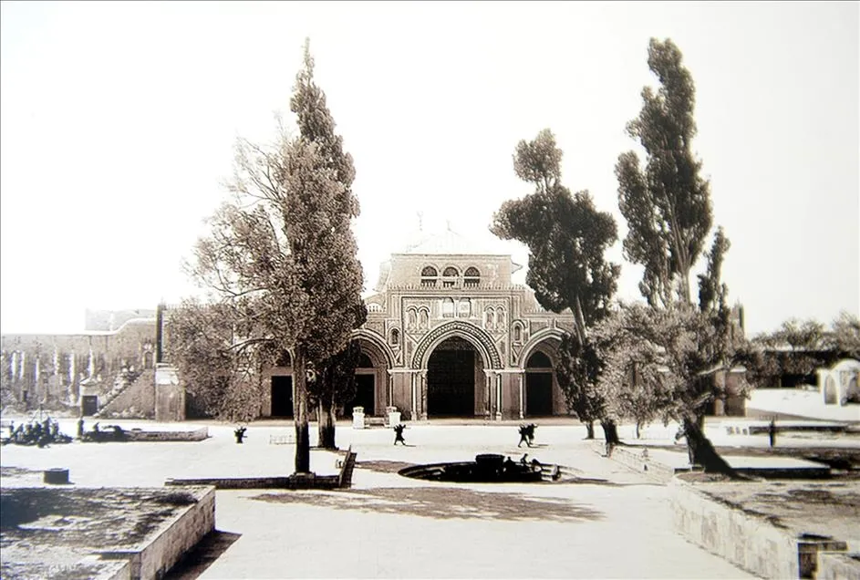 kuduste-4-asirlik-huzurun-muhru-ecdat-mirasi-sadik-albayrakin-kalemiyle-yeniden-gun-yuzune-cikti-1778324849190.jpg Kudüs’te 4 asırlık huzurun mührü: Ecdat mirası Mütefekkir Sadık Albayrak’ın kalemiyle yeniden gün yüzüne çıktı - 1