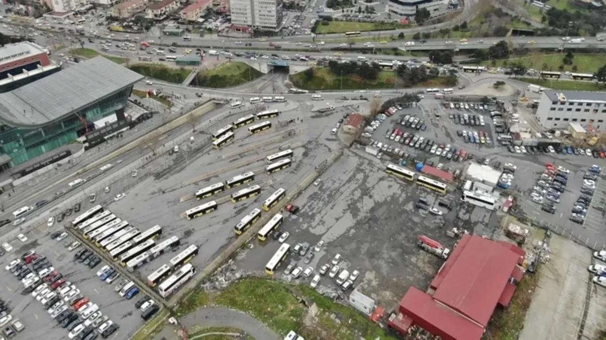 CHP’li İBB’nin 2 milyar dolarlık tezgahına vatandaştan tepki! Levent’teki İETT Garajı arazisi imara açıldı