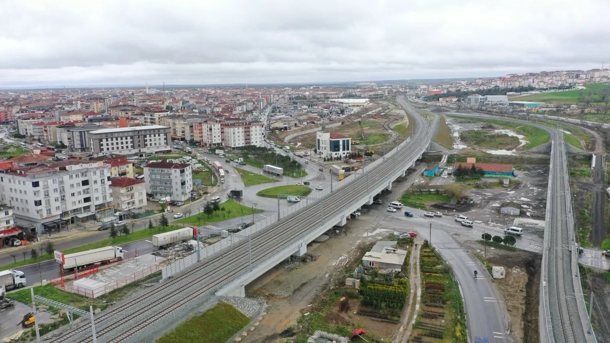demir-aglar-avrupa-sinirinda-turkiyenin-hizina-hiz-katacak-dev-proje-cerkezkoy-kapikule-kesimi-hizmete-giriyor-1791273398550.jpg Demir ağlar Avrupa sınırında! Türkiye'nin hızına hız katacak dev proje: Çerkezköy-Kapıkule kesimi hizmete giriyor! - 1
