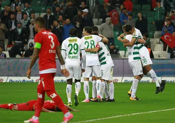 Bursaspor, Antalyaspor'u farklı mağlup etti