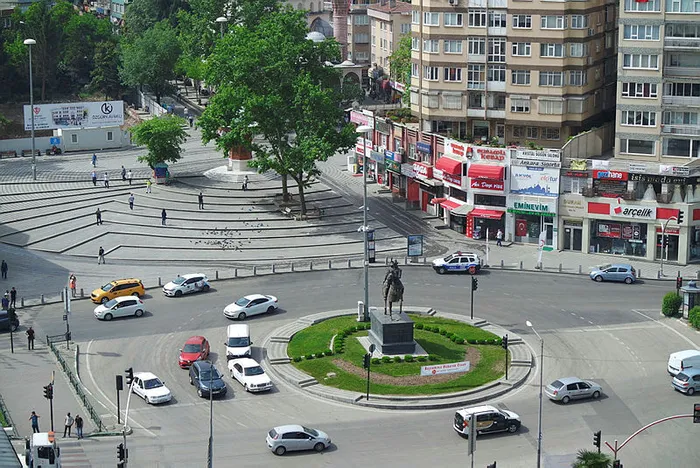 Bursa’da çarşı ve pazarlarda tehlikeli kalabalık! Adım atacak yer kalmadı - 2