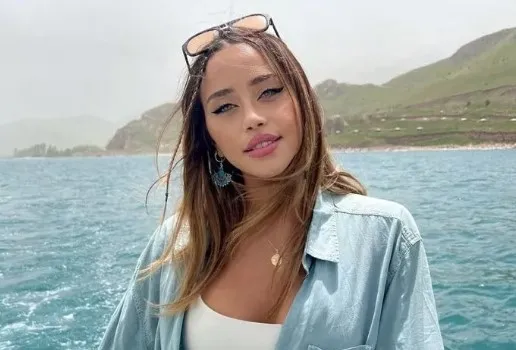 survivor-zeynep-alkan-kimdir-kac-yasinda-survivor-zeynep-alkan-kimin-kizi-1673705834184.jpg Survivor Zeynep Alkan kimdir, kaç yaşında? Survivor Zeynep Alkan kimin kızı? - 4