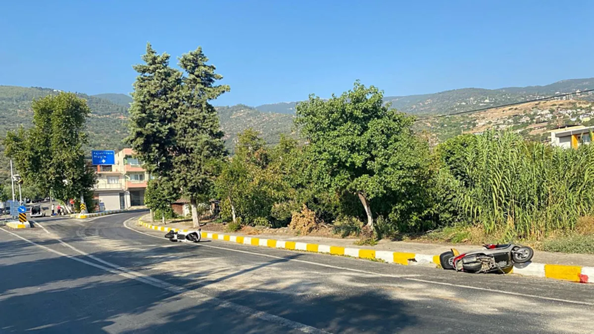 Aydın'da yağ dökülen yol buz pistine döndü! Peş peşe kazalar