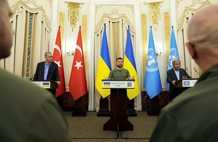 baskan-erdogan-ukraynanin-lviv-kentinden-ayrildi-1660849768432.jpg Başkan Erdoğan Ukrayna'nın Lviv kentinden ayrıldı - 1