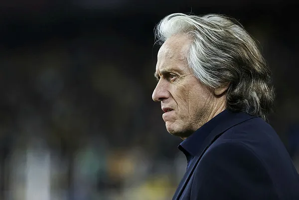 fenerbahce-teknik-direktoru-jorge-jesus-ilk-4-takimin-playoff-oynamasi-gerekiyor-maclar-masa-basinda-degil-sah-1679000585541.jpg Fenerbahçe teknik direktörü Jorge Jesus: İlk 4 takımın playoff oynaması gerekiyor! Maçlar masa başında değil sahada kazanılmalı - 6