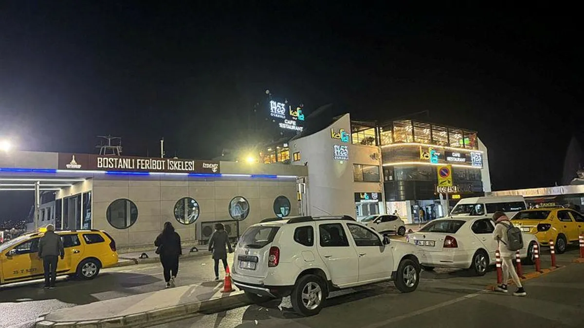 İzmir’de korku dolu anlar! Feribot iskeleye çarptı: Yaralılar var