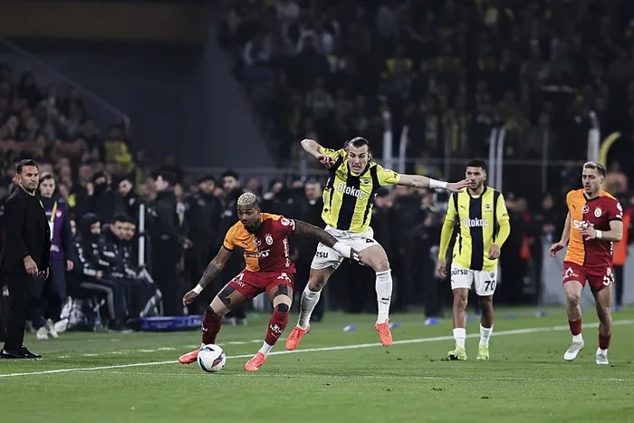 canli-ztkda-dev-derbi-fenerbahce-galatasaray-1743617558319.jpeg (Foto: AA)