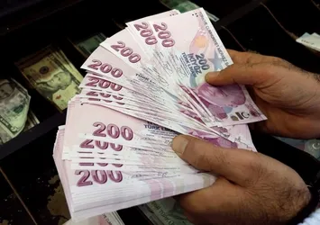 Türk Lirası tarihte bir ilke imza attı