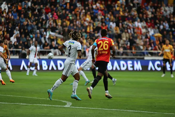 Beşiktaş’tan Kayseri’de muhteşem geri dönüş! MAÇ SONUCU: Kayserispor - Beşiktaş 2-3