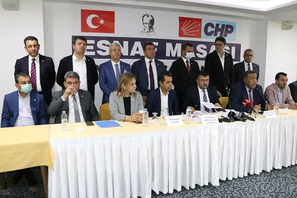 1625860118215.jpg Niğdeli vatandaştan CHP'li Veli Ağbaba'ya Kemal Kılıçdaroğlu eleştirisi: Üç nesildir CHP seçmeniyim ve onun liderlik yapabileceğine inanmıyorum - 1