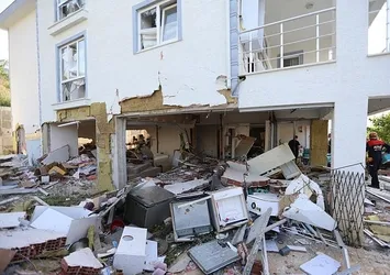Bursa'da "yok artık" dedirten olay! Ev sahibi ile tartışan kiracı binayı havaya uçurdu | Ortalık savaş alanı...