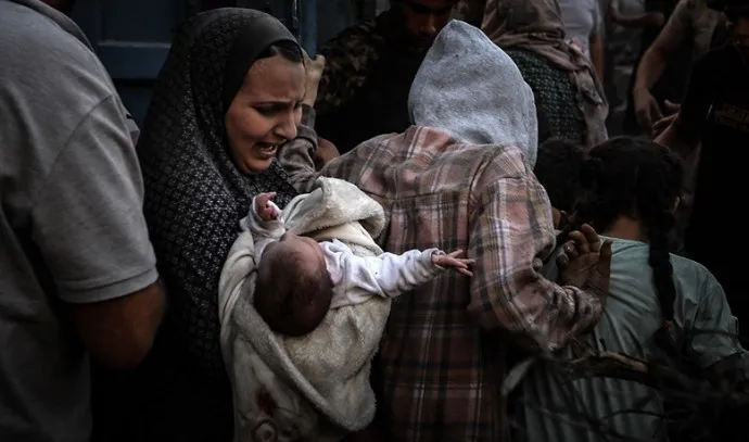 teror-devletinden-gazzede-yeni-saldiri-oluler-ve-yaralilar-var-1733070660037.jpg Terör devletinden Gazze'de yeni saldırı! Ölüler ve yaralılar var - 2