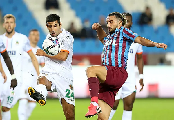 Trabzon’da puanlar kardeş payı! Trabzonspor 1-1 Alanyaspor MAÇ SONUCU-ÖZET