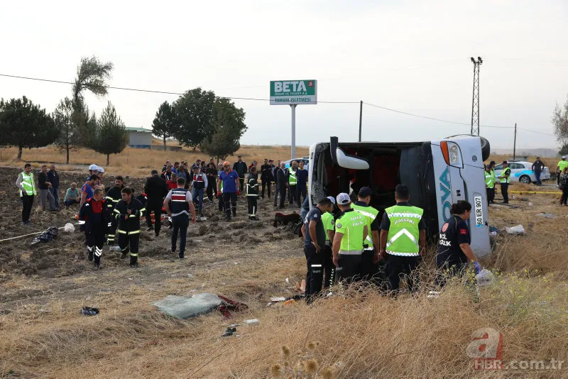 Amasya'da yolcu otobüsü devrildi! Çok sayıda ölü ve yaralı var! İşte olay yerinden ilk görüntüler 12