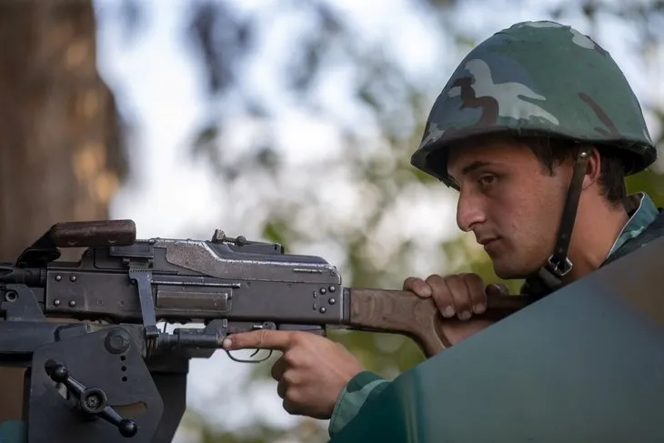 Ermenistan işgalinden kurtarılan Azerbaycan'ın Zengilan kentindeki karakollara bayrak çekildi