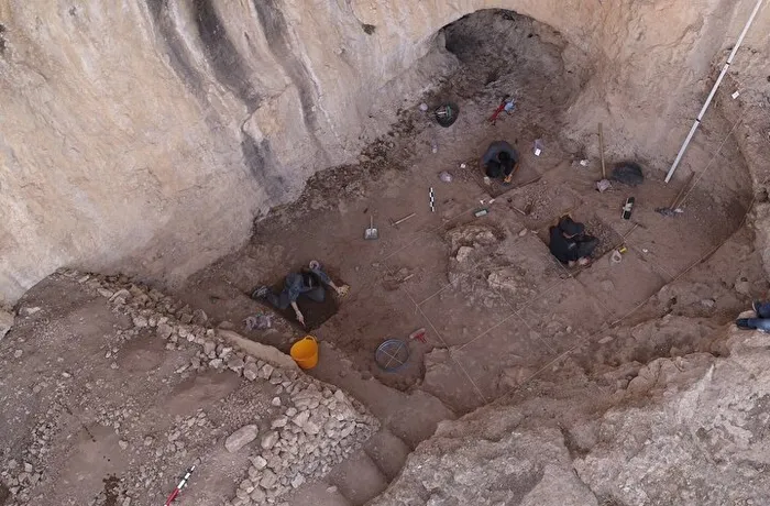 mardinde-450-bin-yillik-kesif-tarihe-isik-tutacak-yasamin-ayak-izleri-bulundu-1729276573378.jpg Mardin'de 450 bin yıllık keşif: Tarihe ışık tutacak, yaşamın ayak izleri bulundu - 2