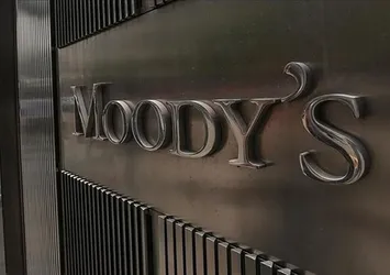 İşgalciler yokuş aşağı! Moody's 5 Siyonist bankasının notunu düşürdü