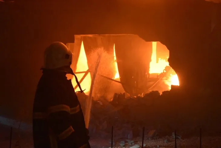 Son dakika: Adana’da geri dönüşüm fabrikasında yangın!