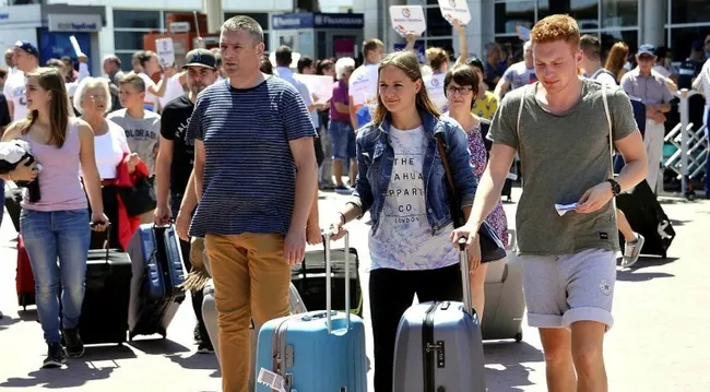 Rus turistte tüm zamanların rekoru! Antalya’da geçen yılın toplam rakamı 10 ayda aşıldı