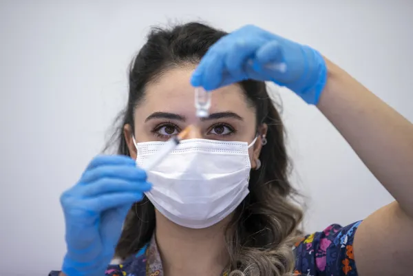 Son dakika | Türkiye ile Rusya arasında aşı anlaşması imzalandı