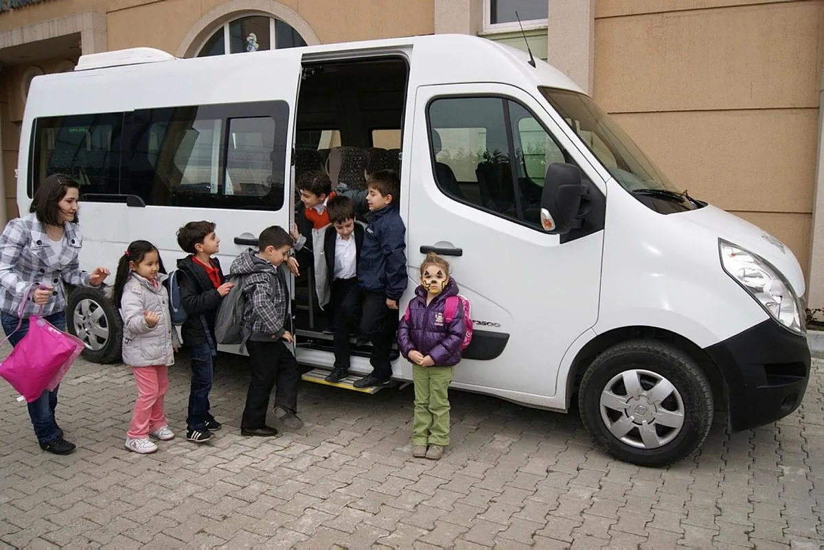 2021- 2022 okul servis ücretleri ne kadar oldu? İstanbul, Ankara aylık ve yıllık servis ücreti kaç TL? İşte mesafeye göre yıllık ücretler