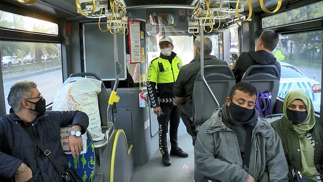 İstanbul'da toplu taşıma araçlarında koronavirüs denetimi yapıldı - 4