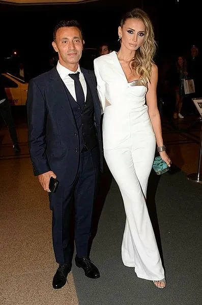 mustafa-sandala-nafaka-odemedigi-icin-icra-davasi-acan-emina-jahovice-soke-eden-haber-1647715525637.jpeg Emina Jahovic’e soğuk duş! Resti ters tepti: Mustafa Sandal'dan karşı atak - 1