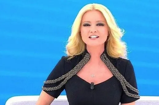 ulkenin-her-yanina-akulu-tekerlekli-sandalye-gonderen-muge-anli-rekora-imza-atti-1637909739651.jpg Ülkenin her yanına akülü tekerlekli sandalye gönderen Müge Anlı rekora imza attı - 2