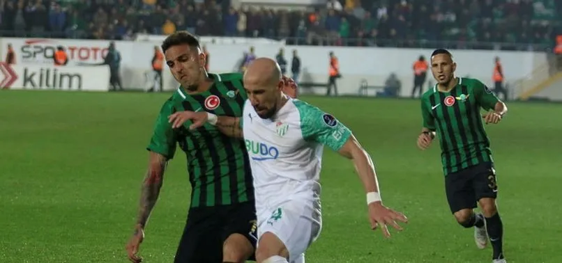 Bursaspor, Akhisarspor'u deplasmanda 4 golle geçti