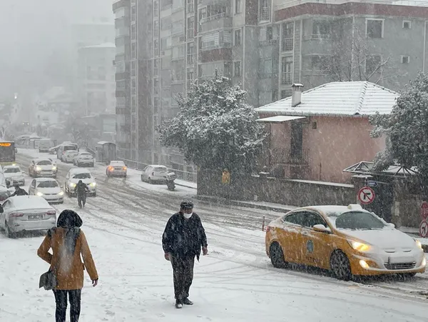 meteorolojiden-istanbul-ve-bircok-il-icin-flas-uyari-istanbulda-kar-yagisi-devam-edecek-mi-23-aralik-istanbul-ankara-izmir-hava-durumu-1640233082124.jpg Meteoroloji'den İstanbul ve birçok il için flaş uyarı! İstanbul'da kar yağışı devam edecek mi? 23 Aralık İstanbul, Ankara, İzmir hava durumu - 9