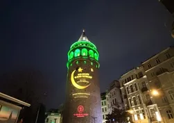 Galata Kulesi'nde Ramazan ışığı! İftar vaktine özel yeşil aydınlatma